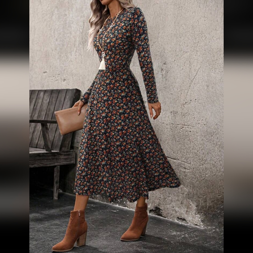 NEARLY NEW Floral Long Sleeve Soft Knit Dress